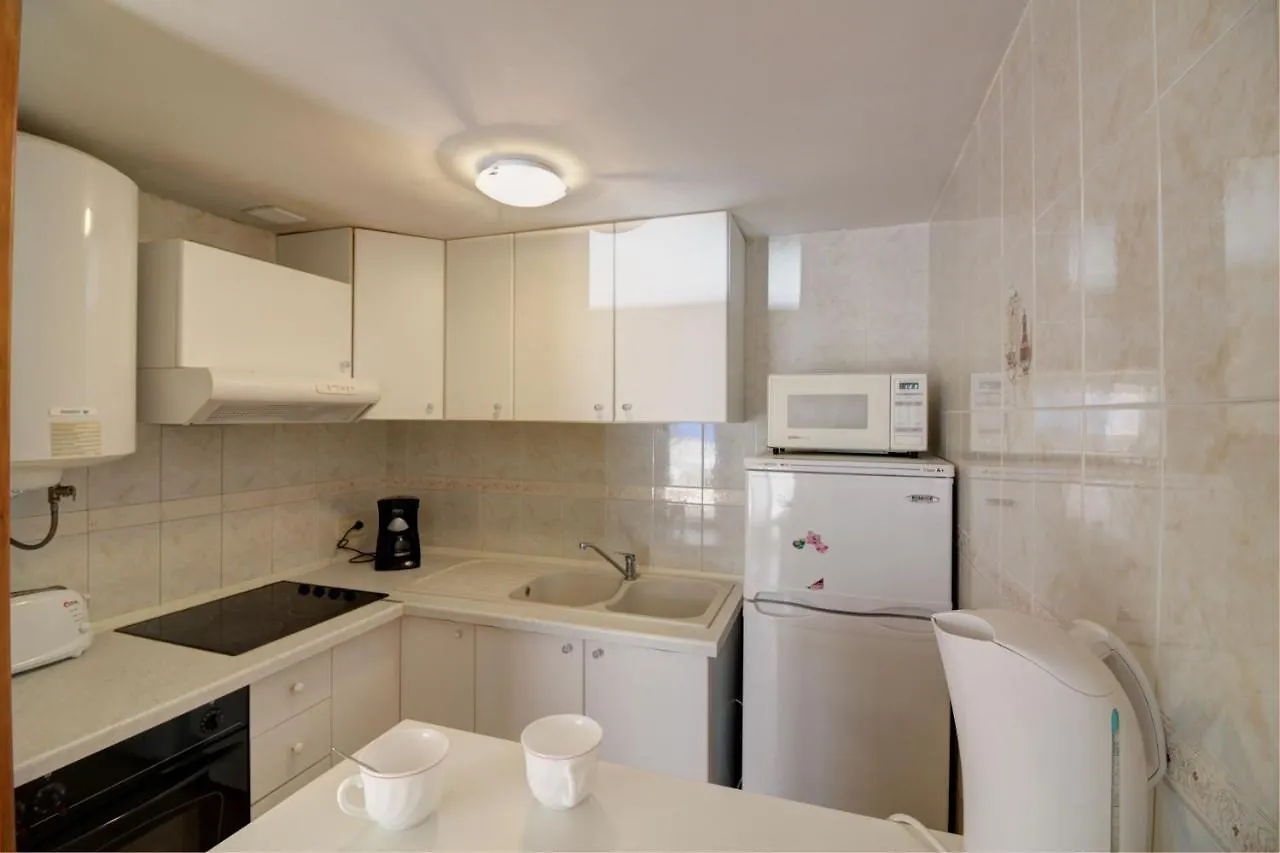 Global Immo 3278 Platja Apartment Roses 0*,